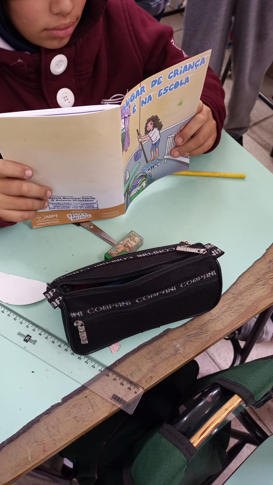 Alunos realizam atividades sobre Campanha de Erradicação do Trabalho Infantil em escola municipal