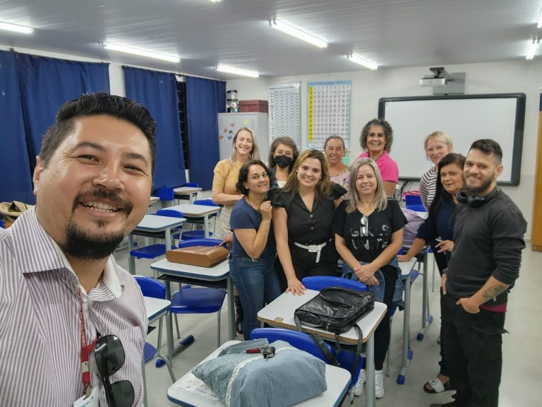 Professores de EJA participam da Formação de Tecnologias Educacionais