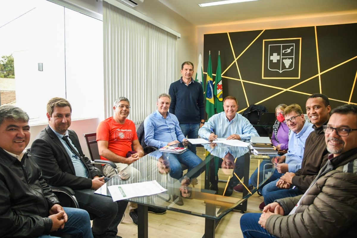 Prefeitura anuncia aplicação do Piso Nacional para Professores e Educadores Infantis e o IPCA de 10,06 para os Servidores Municipais