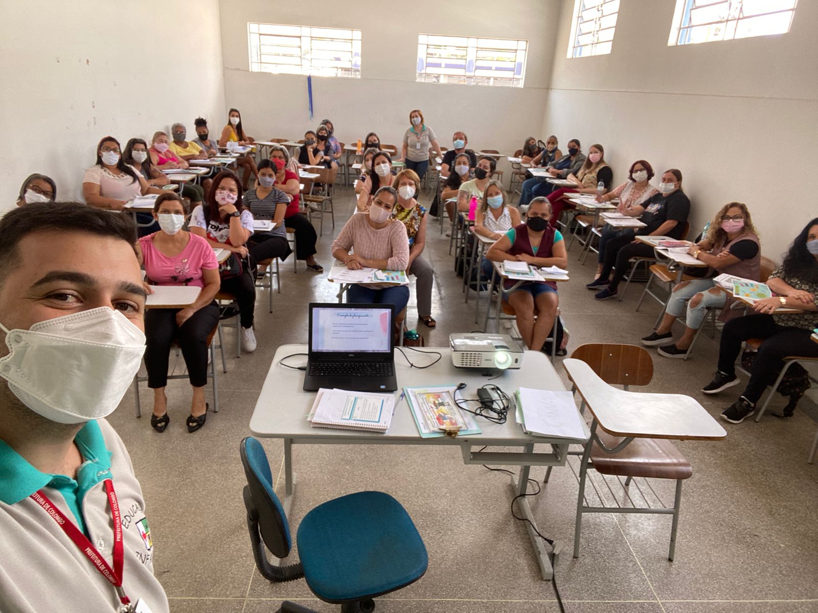 Secretaria de Educação intensifica capacitação de professores e assistentes de alunos