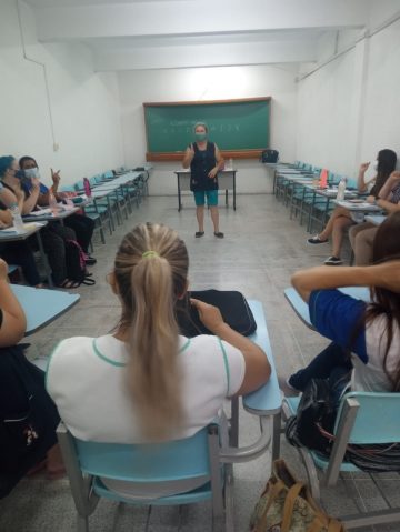 Parceria entre UAB e Secretaria de Educação dá início ao primeiro curso do projeto Colombo+Libras