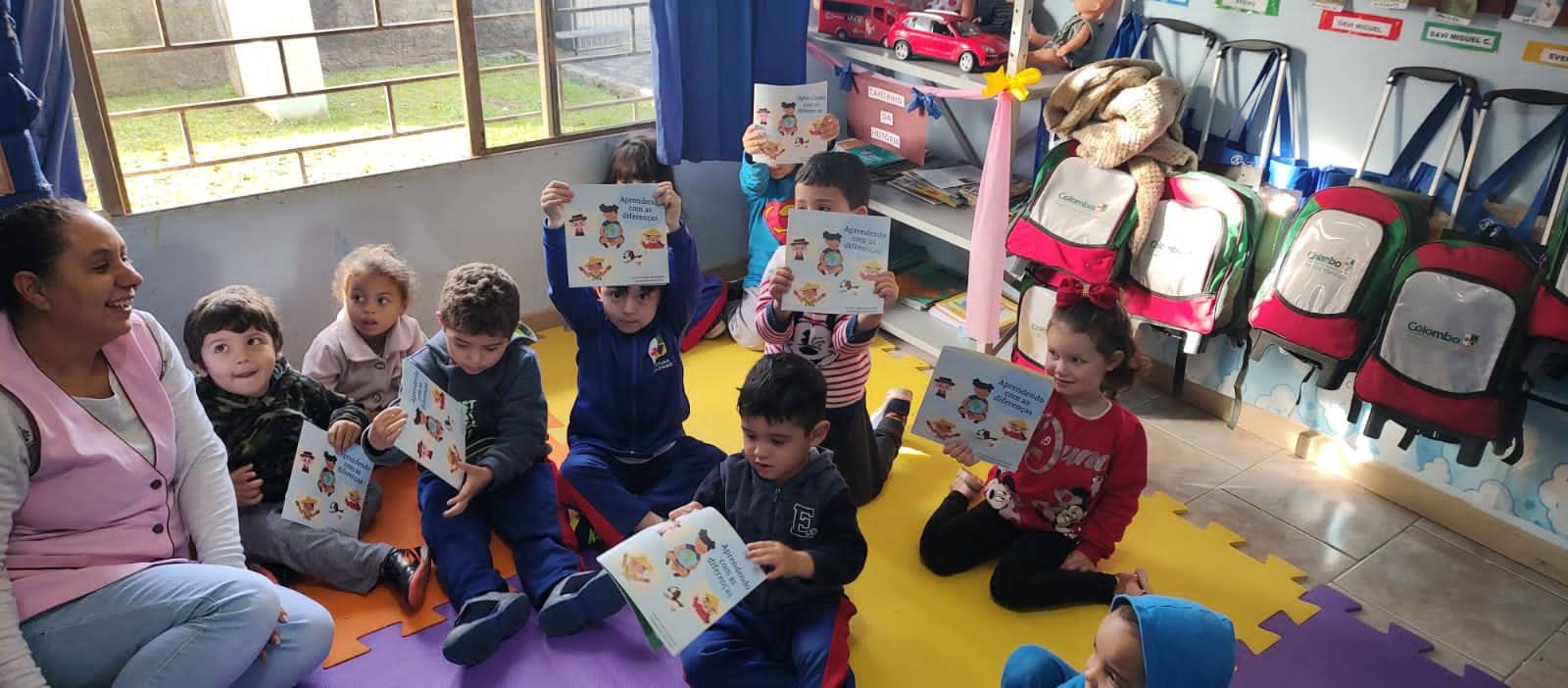 Livro “Aprendendo com as diferenças” é desenvolvido por coordenação de instituição da rede municipal de ensino