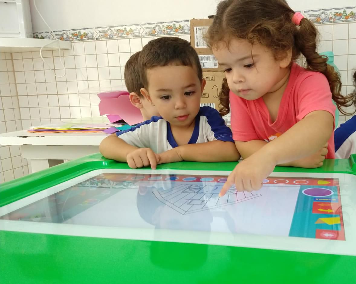 Educação investe em mesas interativas para o aprendizado das crianças nos CMEI’s