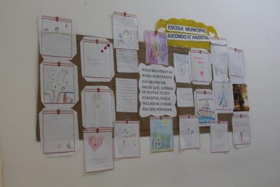 Alunos da rede municipal de ensino fazem homenagem aos profissionais da saúde