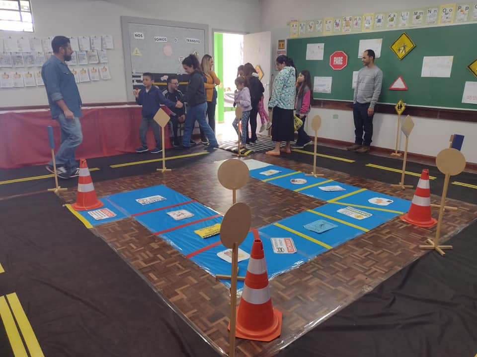 Escolas Municipais realizam Feira do Conhecimento 