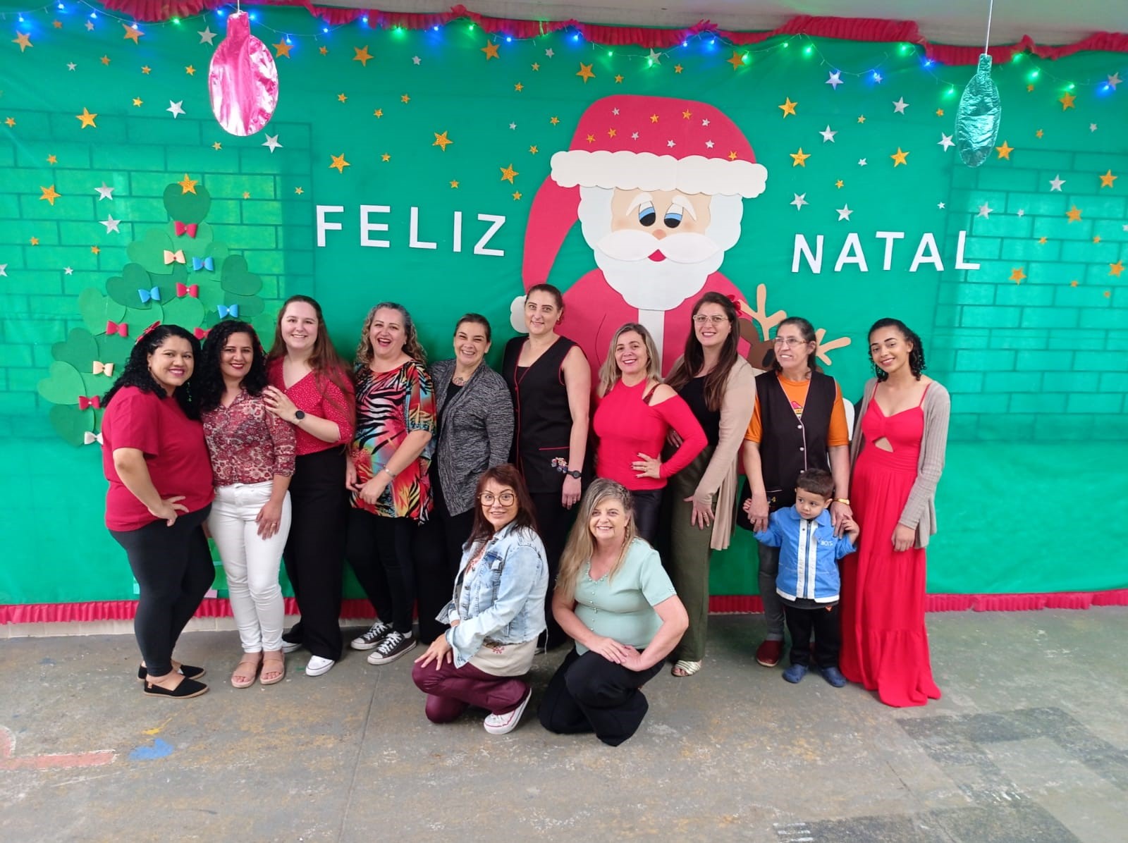 Escolas e CMEI’s realizam formaturas, apresentações de natal e festas de encerramento nas instituições