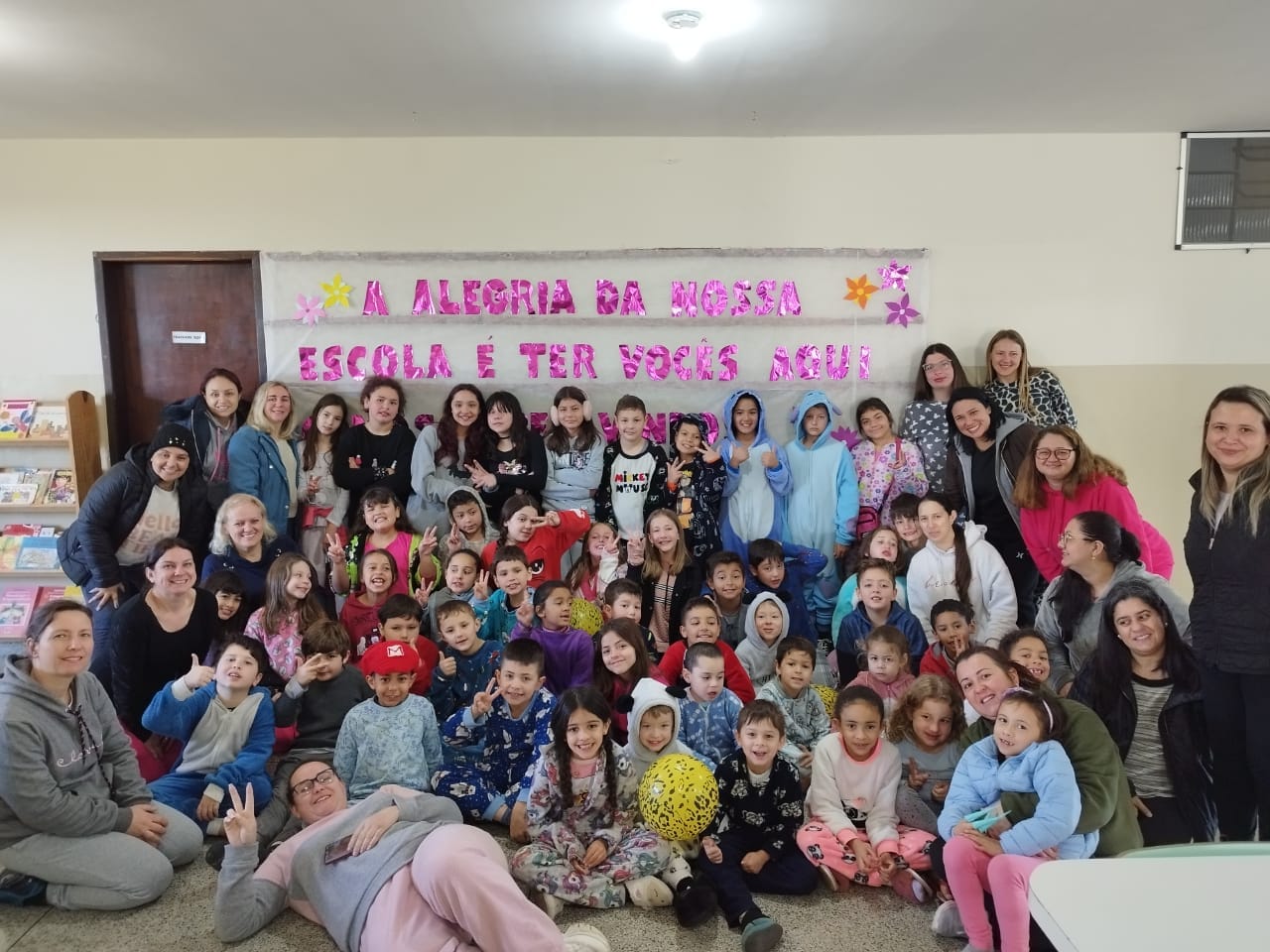 Noite do pijama é realizada na Escola Municipal Jucondo D’Agostin