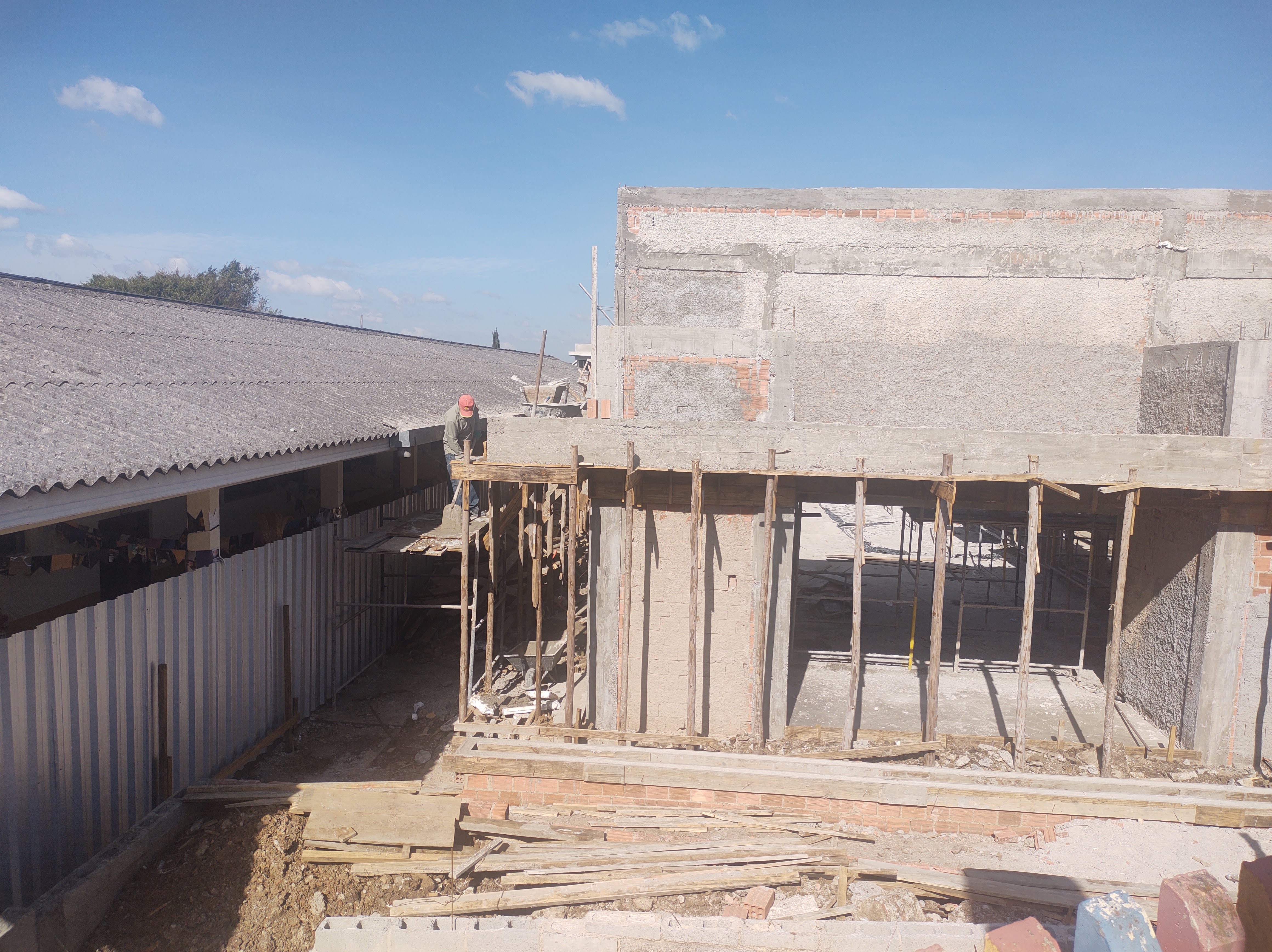 Bem MAIS Educação realiza melhorias e obras na Escola Municipal Heitor Villa Lobos